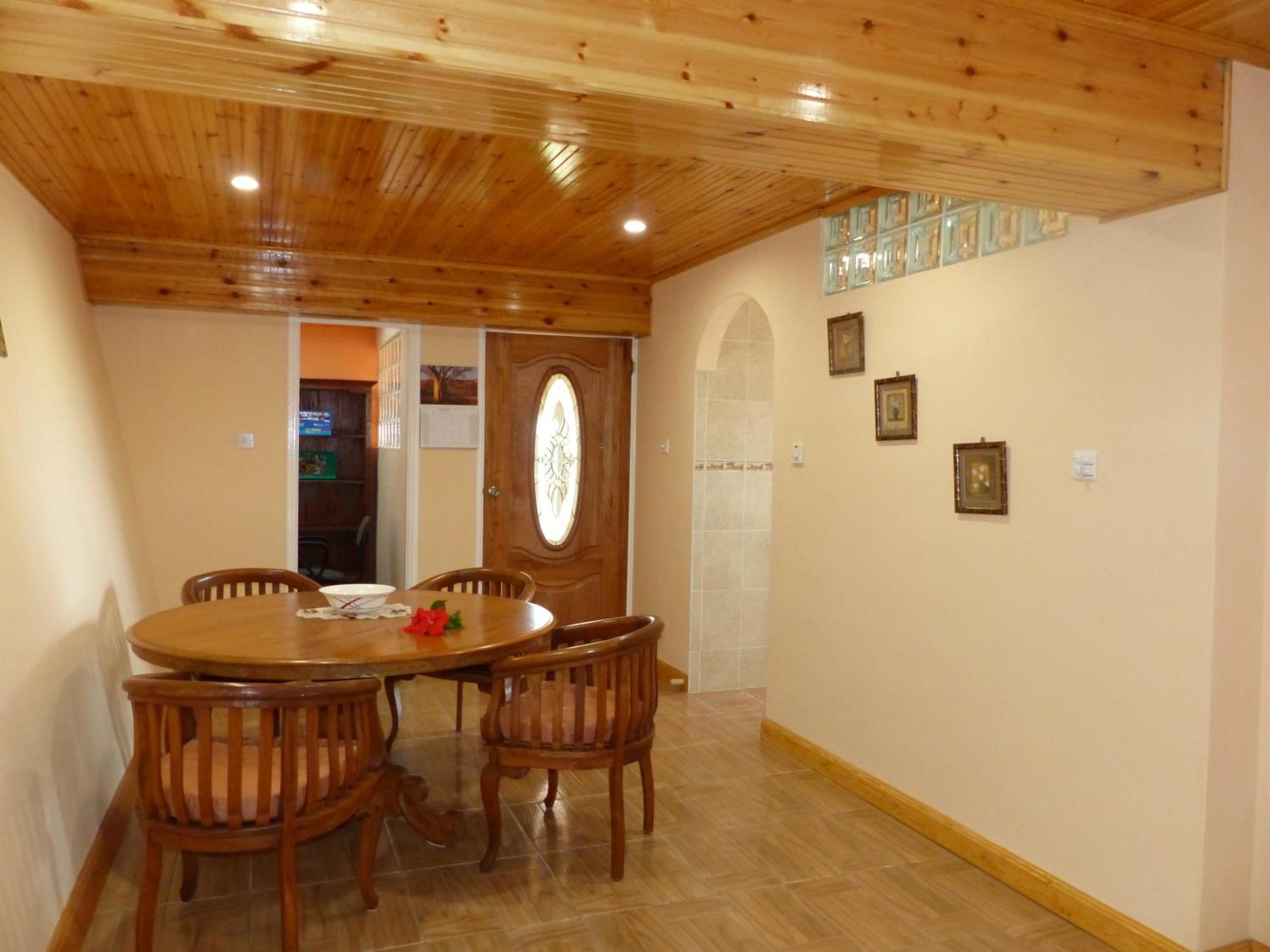 Ferienwohnung Hibiscus House Seychelles Self Catering Victoria Exterior foto